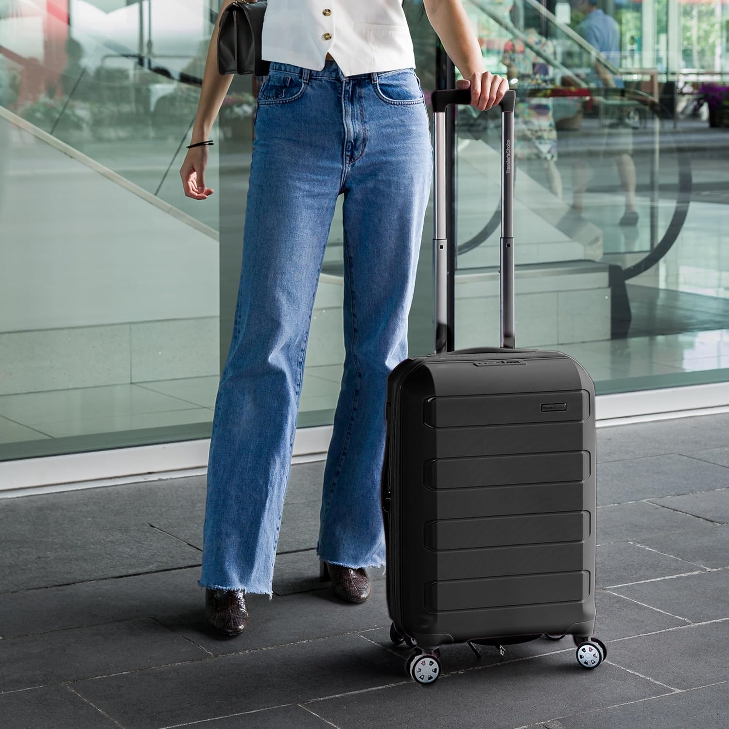 Traveler's Choice Pagosa Hardshell Expandable Luggage with Spinner Wheels, Black, 2-Piece Set (22/27)