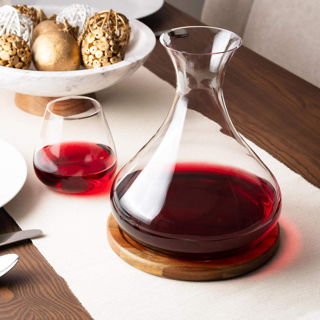 Cork & Mill Wine Decanter Set with Acacia Wood Stand and Lid/Stopper, Contemporary Hand Blown Crystal Decanter, Large Glass Carafe/Aerator, Red Wine Accessories, Luxury Gift Idea for Women or Men