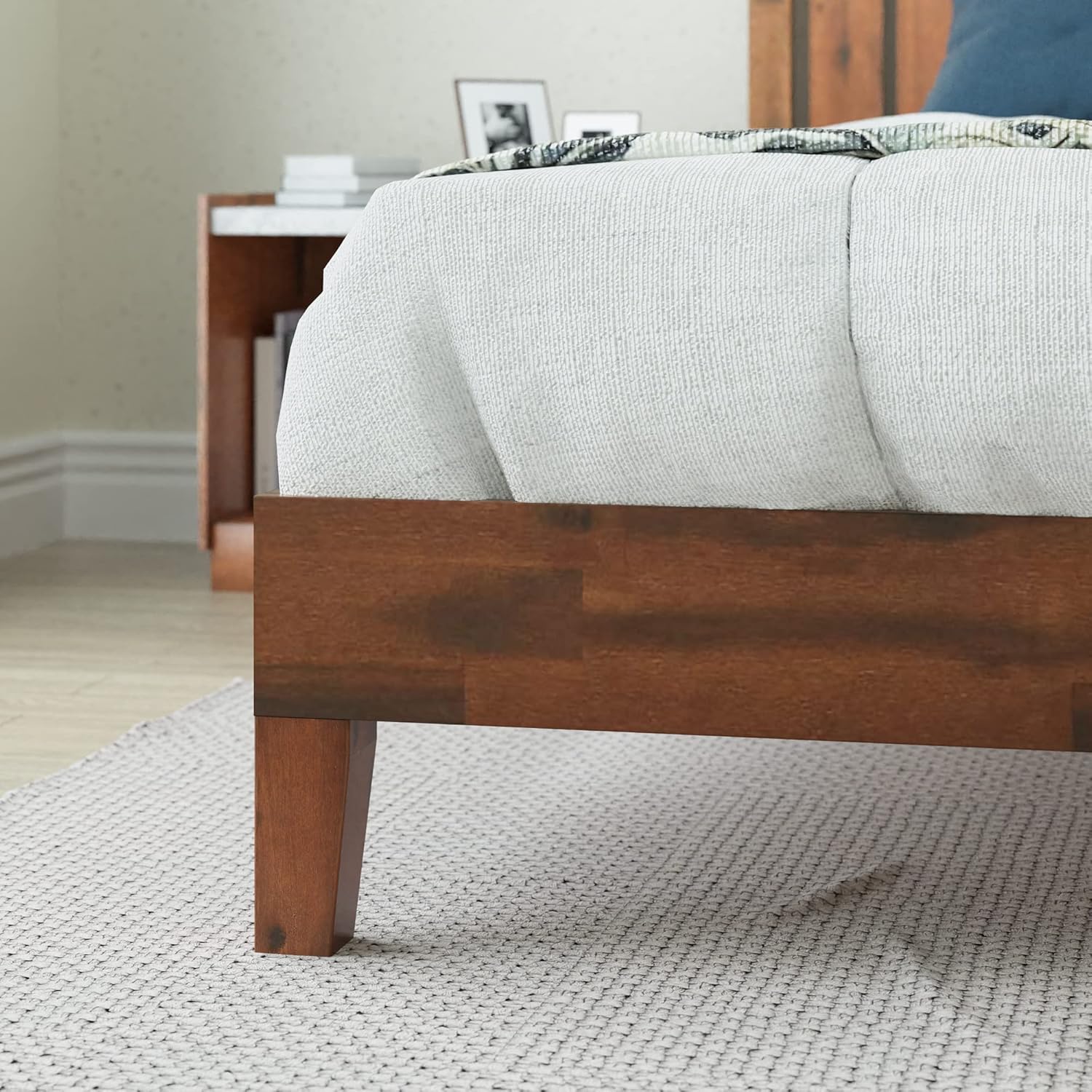 Zinus Vivek Deluxe Wood Platform Bed Frame with Headboard, Wood Slat Support, No Box Spring Needed, Easy Assembly, King