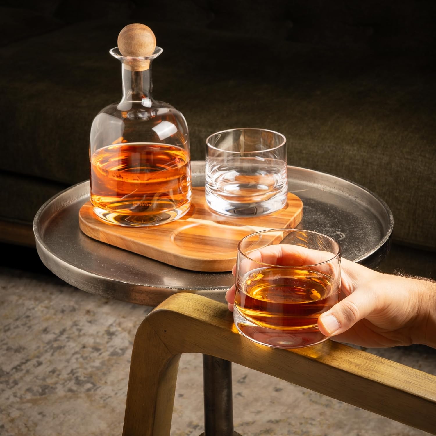 Cork & Mill Whiskey Decanter Set, Hand-Blown Lead-Free Crystal 800ml Liquor Decanter for Bourbon and More, Two 8oz Old Fashioned Glasses, Acacia Wood Stopper & Display Tray, Ideal Whisky Gift Set